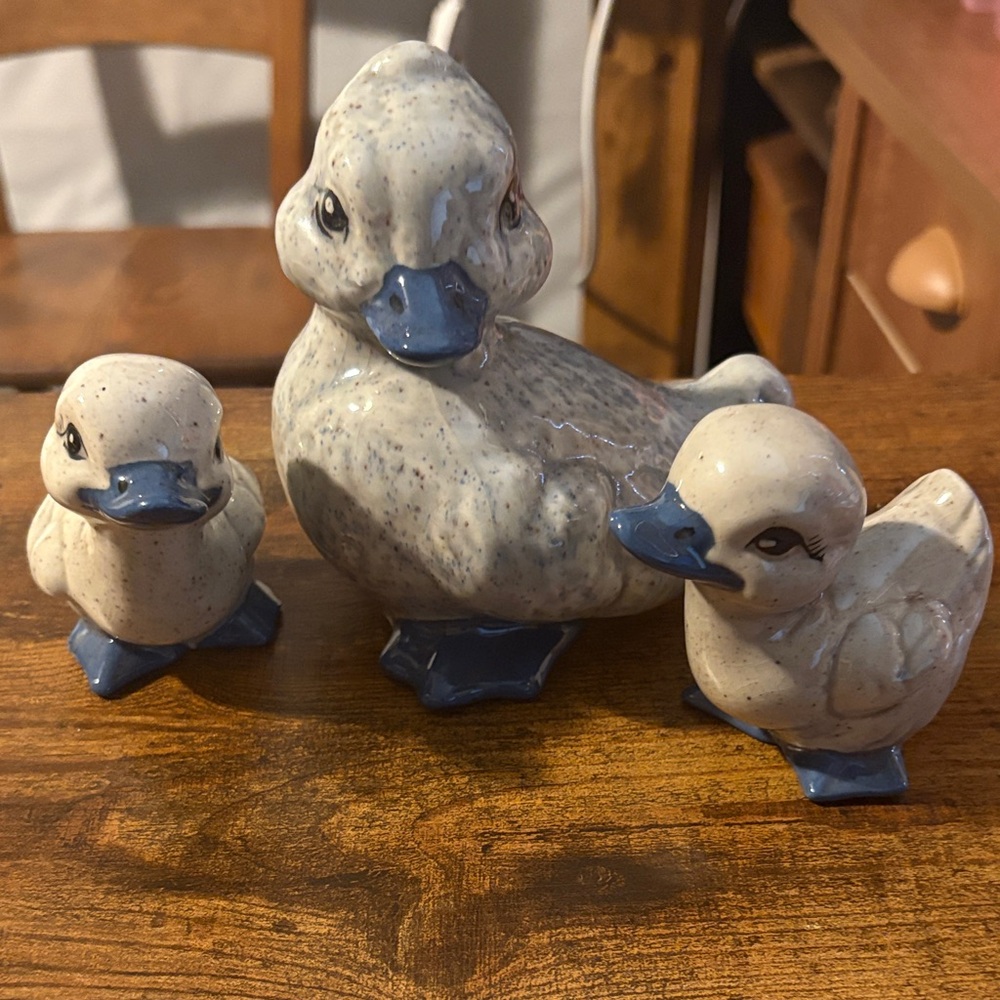 Ceramic Duck Family Figurines - Gray with Blue Beaks and Feet